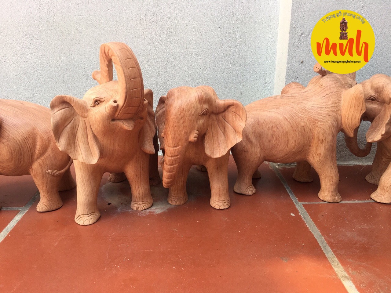 Cặp Tượng Con Voi Phong Thủy Gỗ Hương Đá Cao 30cm